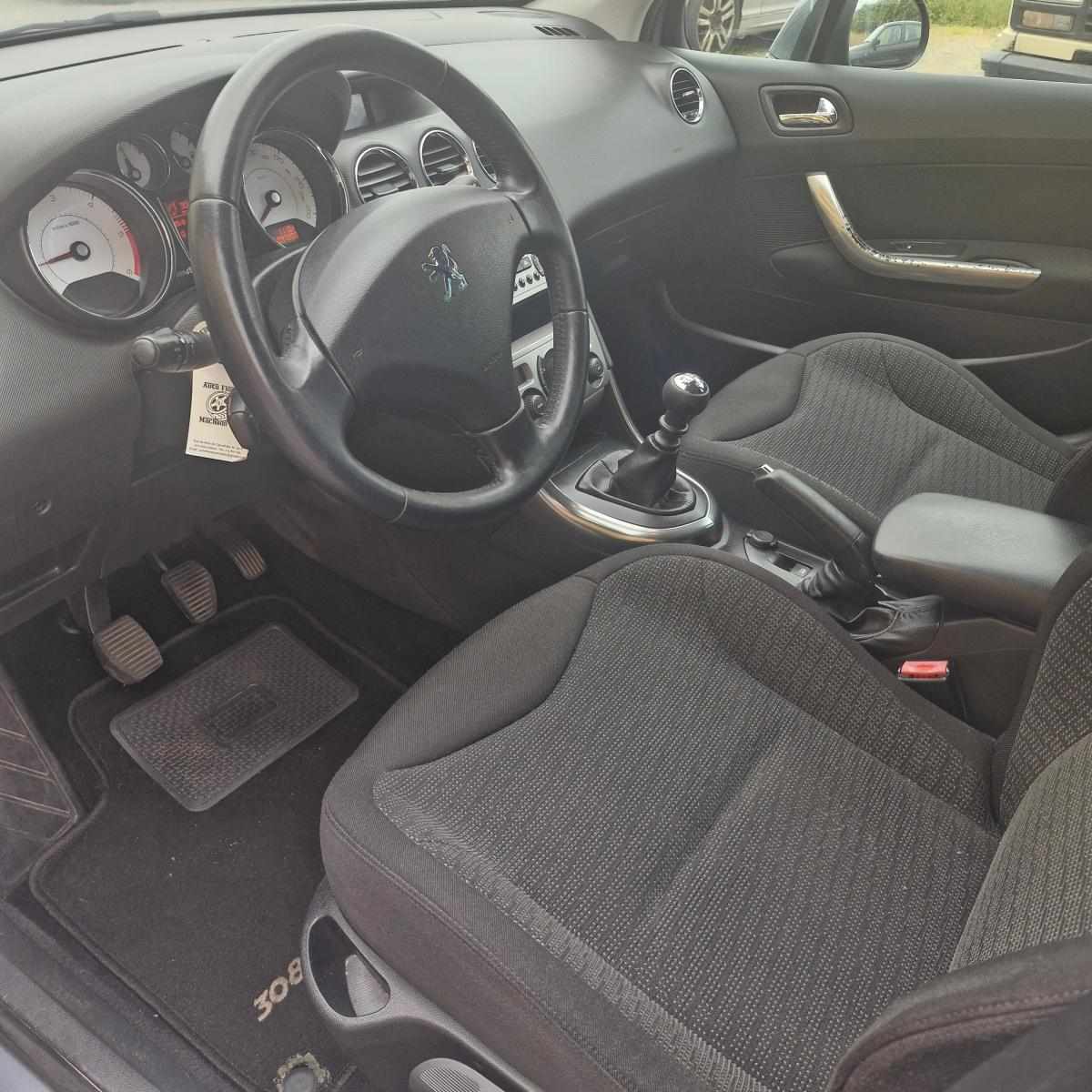 peugeot-308-1-6-hdi-fap-2011-diesel-1560cc