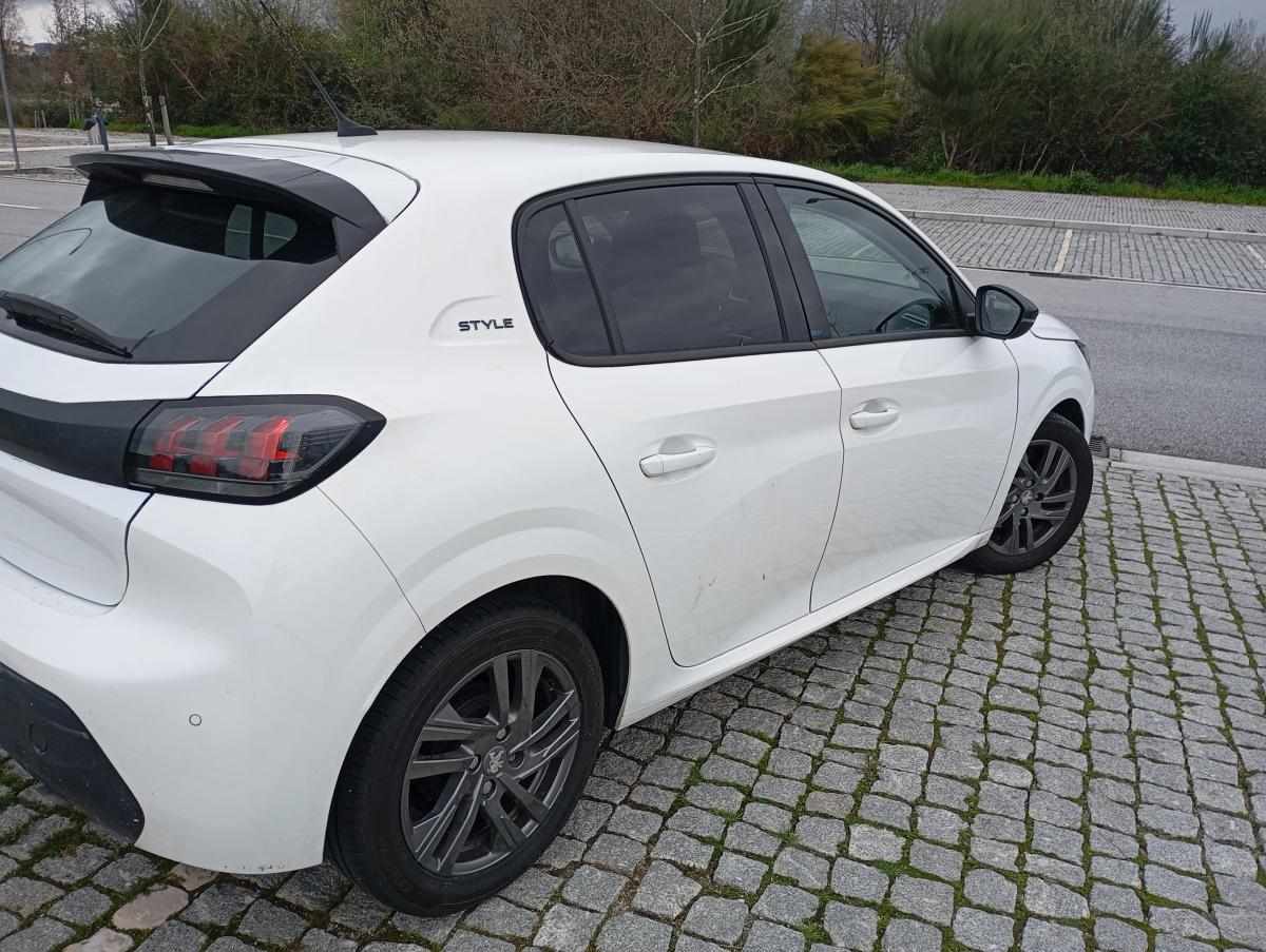 peugeot-208-1-2-puretech-2022-gasolina-1199cc