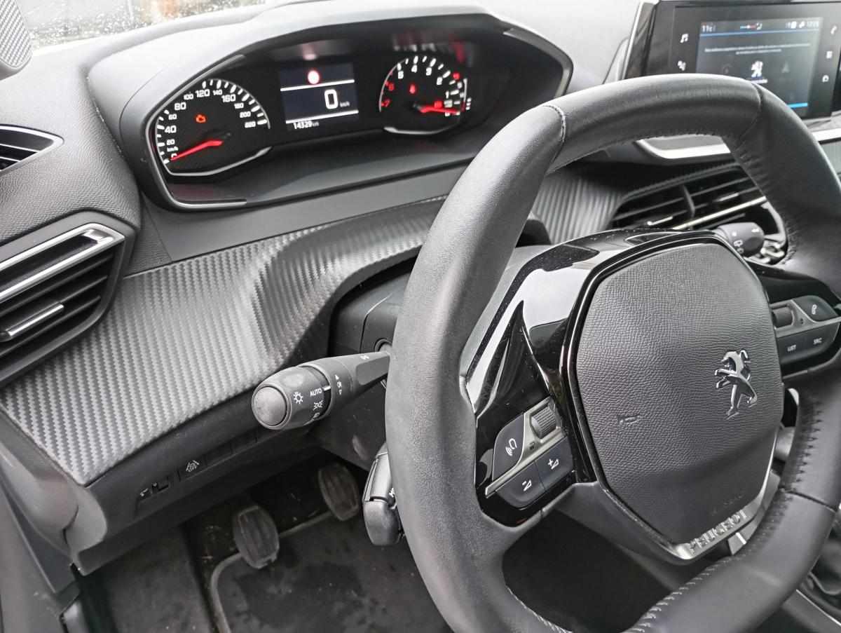 peugeot-208-1-2-puretech-2022-gasolina-1199cc