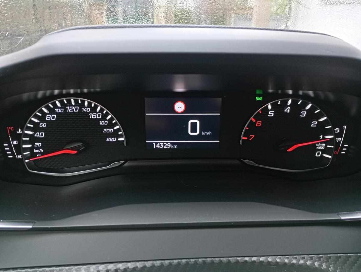 peugeot-208-1-2-puretech-2022-gasolina-1199cc