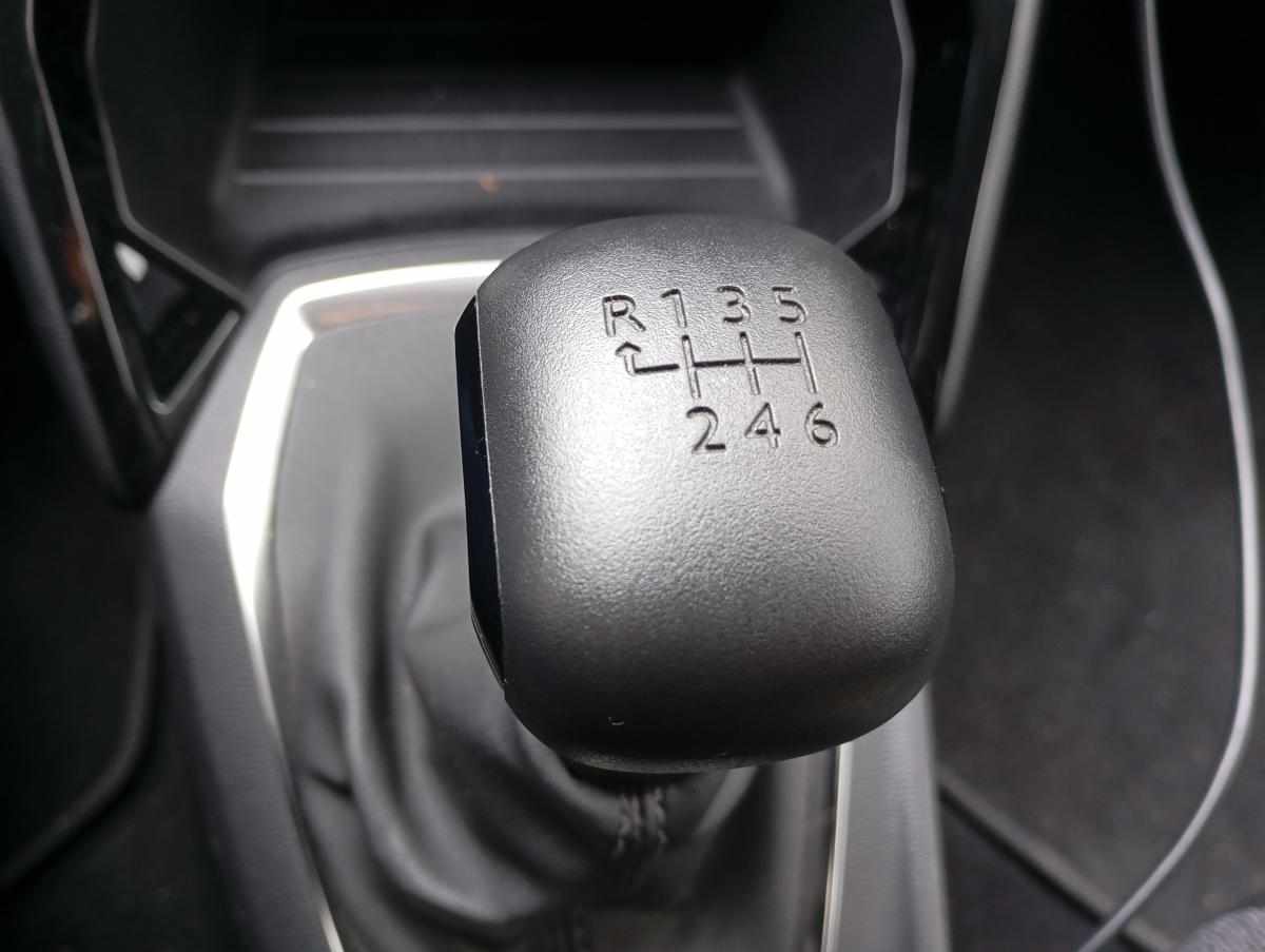 peugeot-208-1-2-puretech-2022-gasolina-1199cc