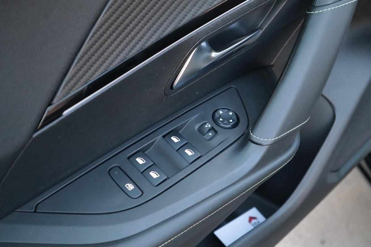 peugeot-e-2008-gt-ev-50kwh-2021-eletrico