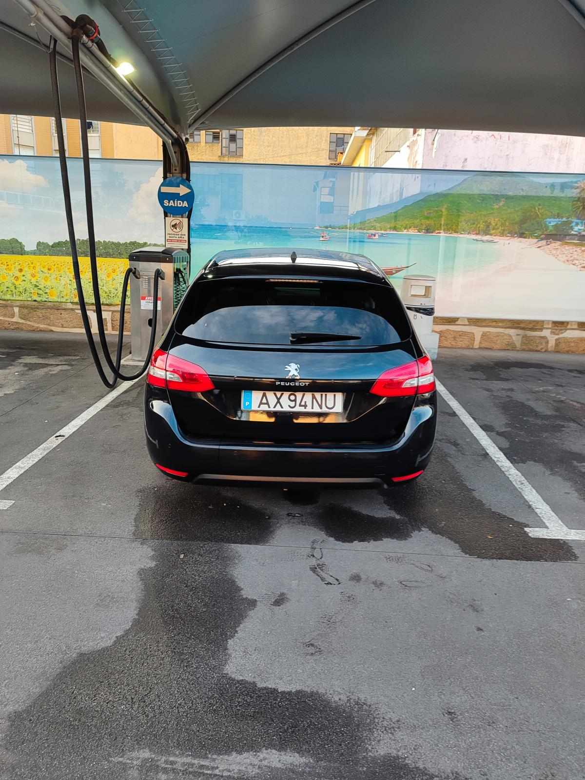 peugeot-308-sw-2019-diesel-1500cc