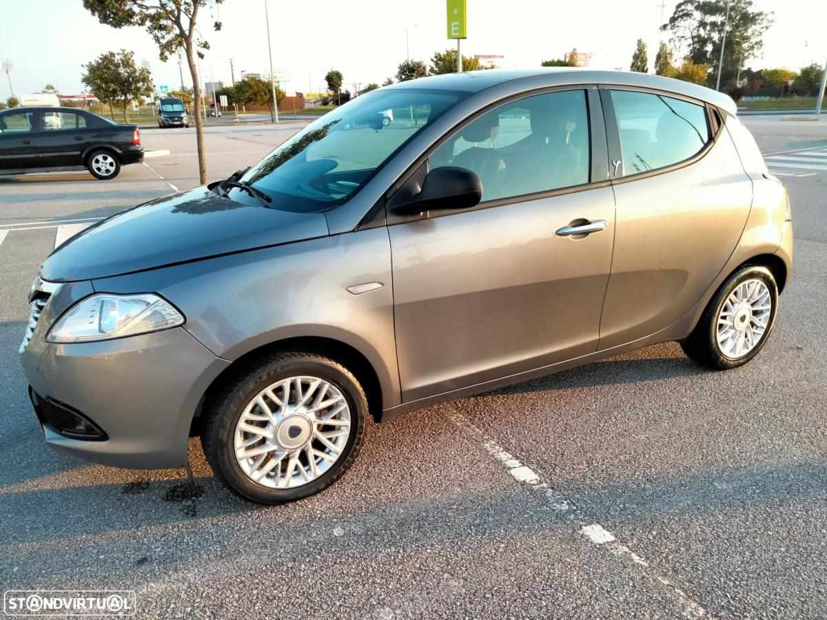 lancia-ypsilon-1-2-69cv-2014-gasolina-1242cc