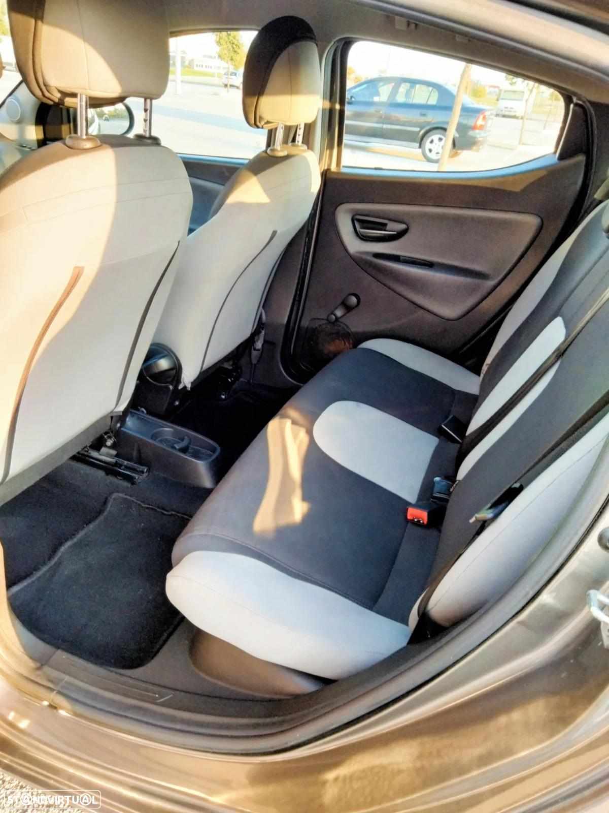 lancia-ypsilon-1-2-69cv-2014-gasolina-1242cc