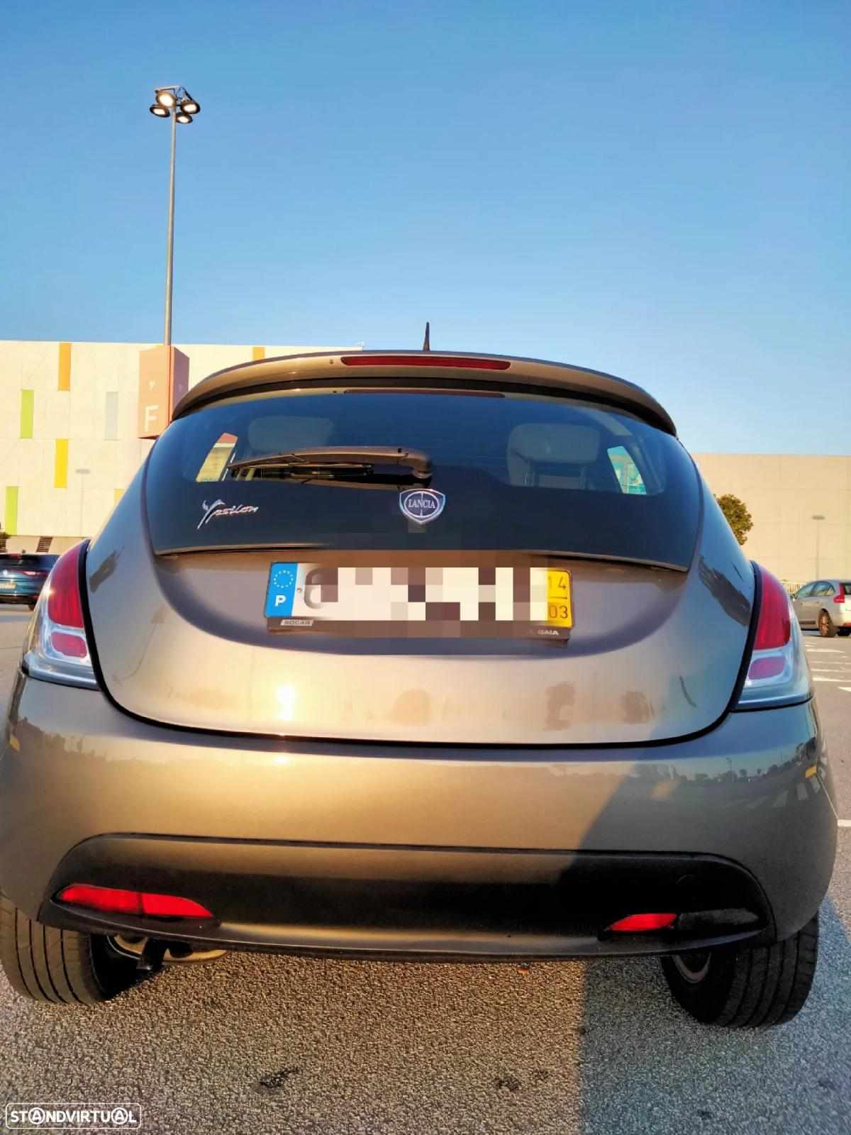 lancia-ypsilon-1-2-69cv-2014-gasolina-1242cc