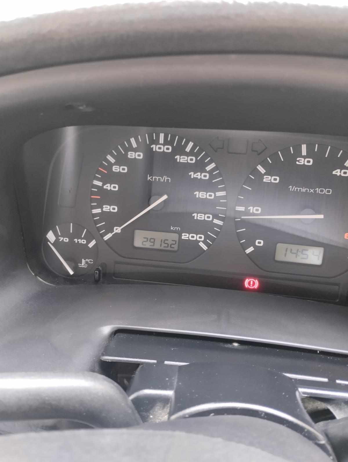 volkswagen-polo-1-4-60cv-1996-gasolina-1390cc
