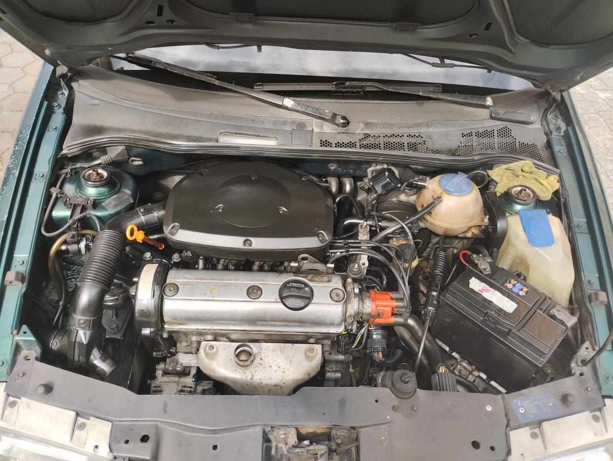volkswagen-polo-1-4-60cv-1996-gasolina-1390cc
