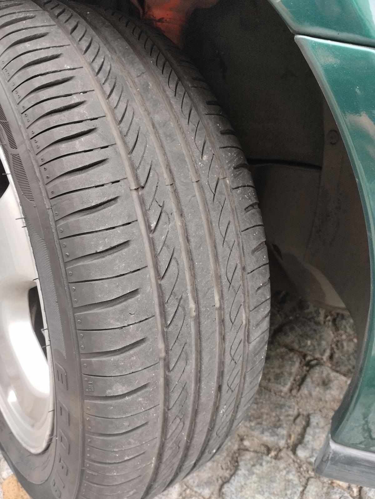 volkswagen-polo-1-4-60cv-1996-gasolina-1390cc