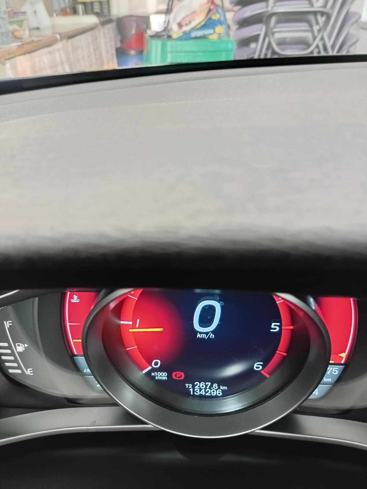 volvo-v40-d2-2013-diesel-1560cc