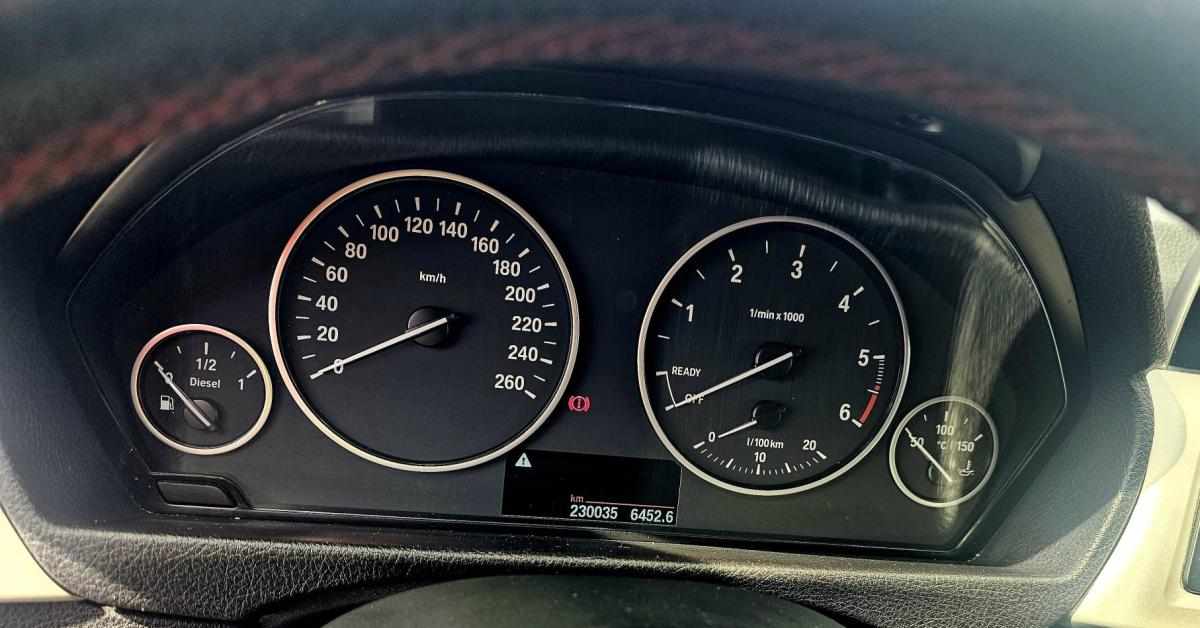 bmw-serie-3-318d-2015-diesel-1995cc