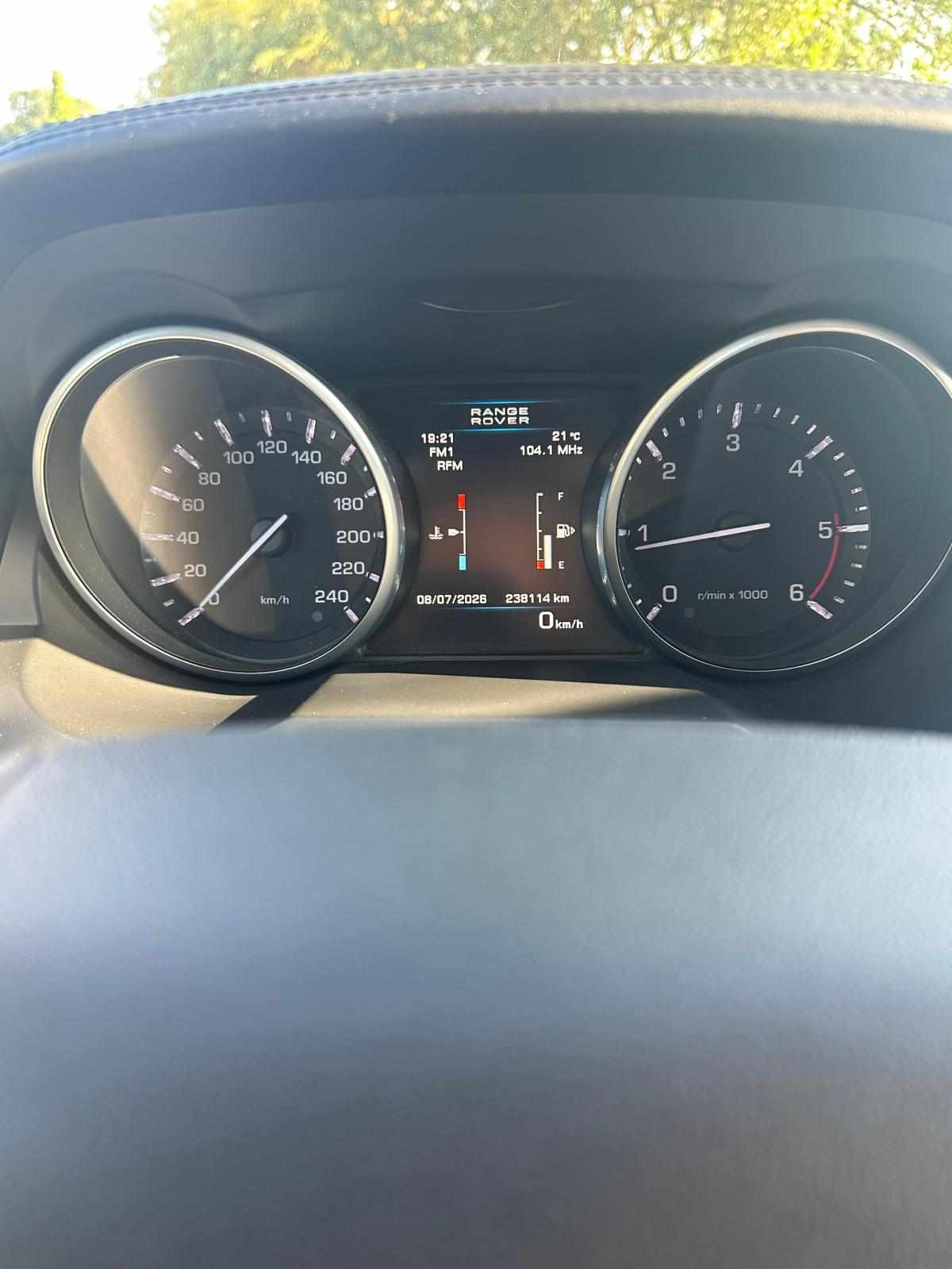 land-rover-range-rover-evoque-2-2-td4-awd-2012-diesel-2179cc