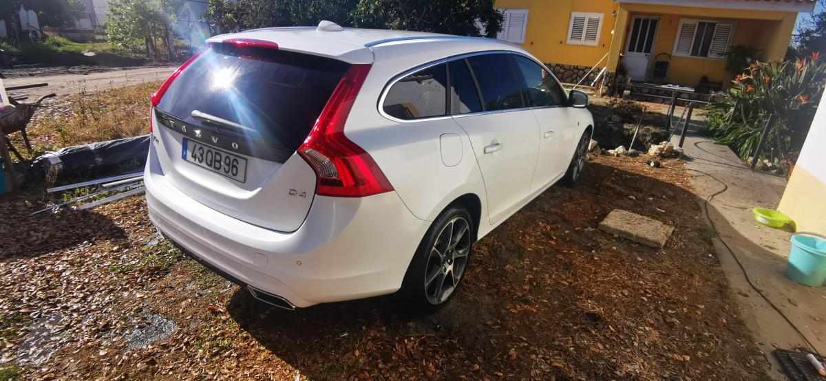 volvo-v60-2-0-d4e-2015-diesel-1969cc