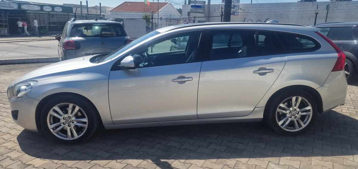 volvo-v60-1-6-drive-2011-diesel-1560cc