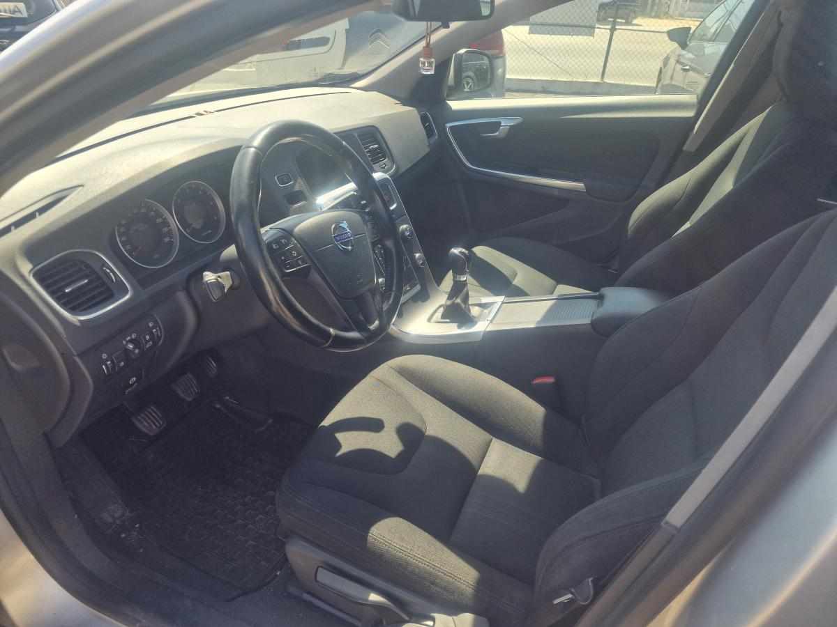 volvo-v60-1-6-drive-2011-diesel-1560cc