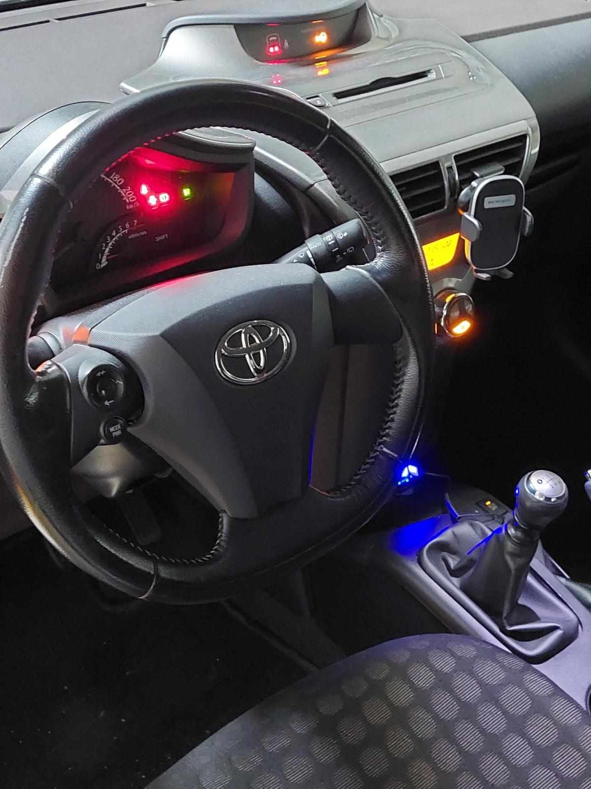 toyota-iq-1-33-dual-vvt-i-2010-gasolina-1329cc