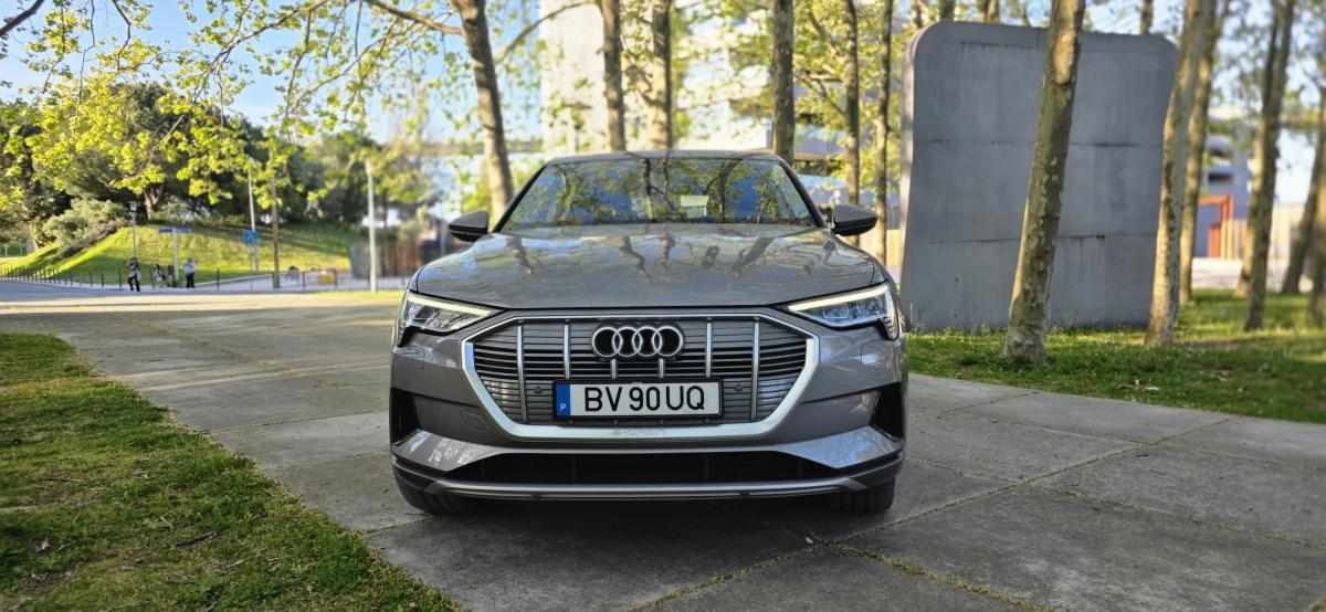 audi-e-tron-55-quattro-2022-eletrico