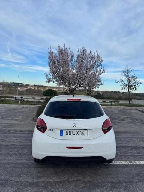 peugeot-208-1-2-vti-2018-gasolina-1199cc