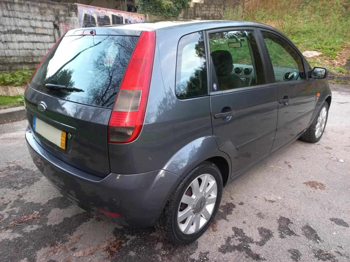 ford-fiesta-1-2-75cv-2004-gasolina-1242cc