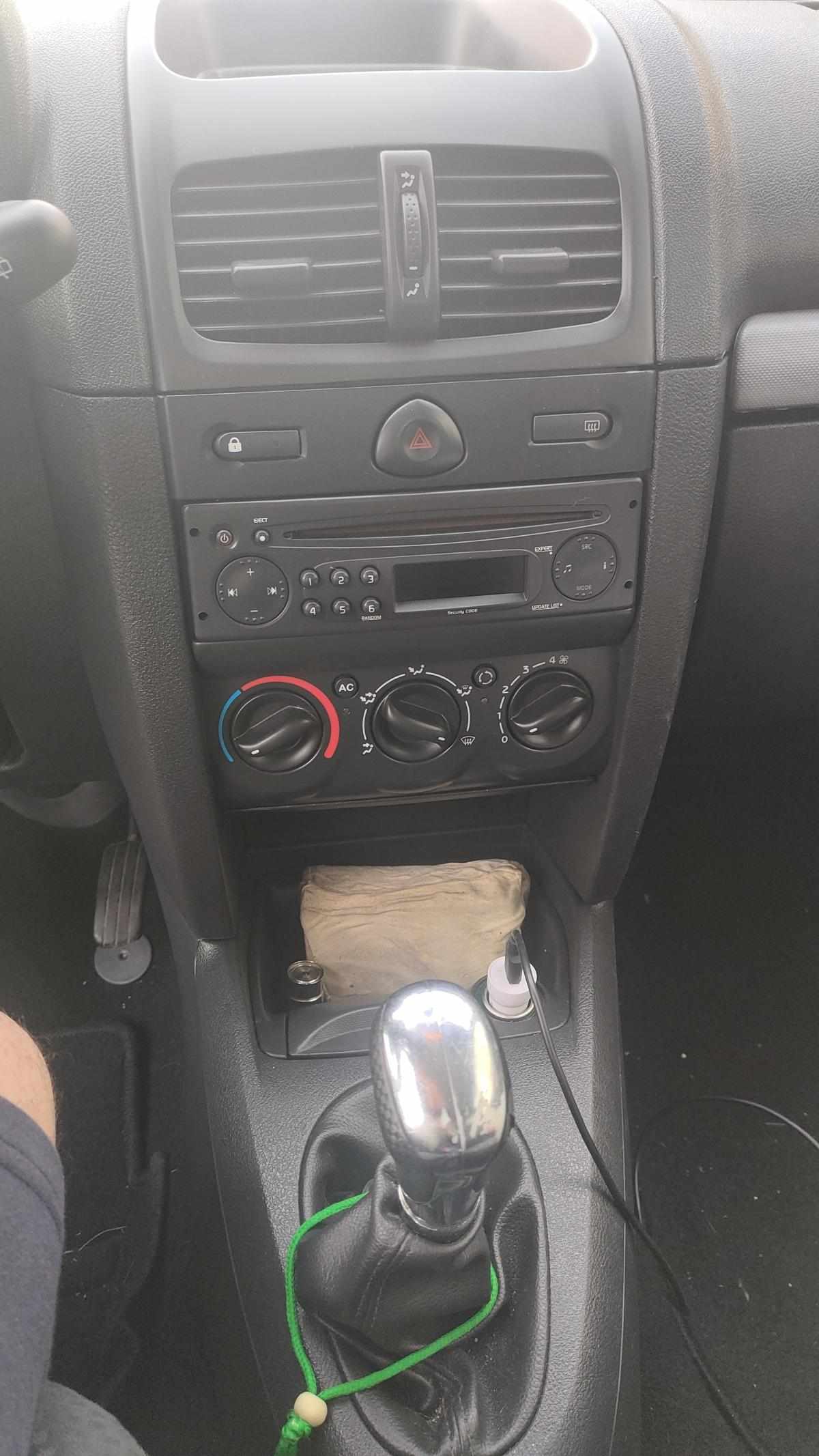 renault-clio-1-5-dci-2009-diesel-1461cc