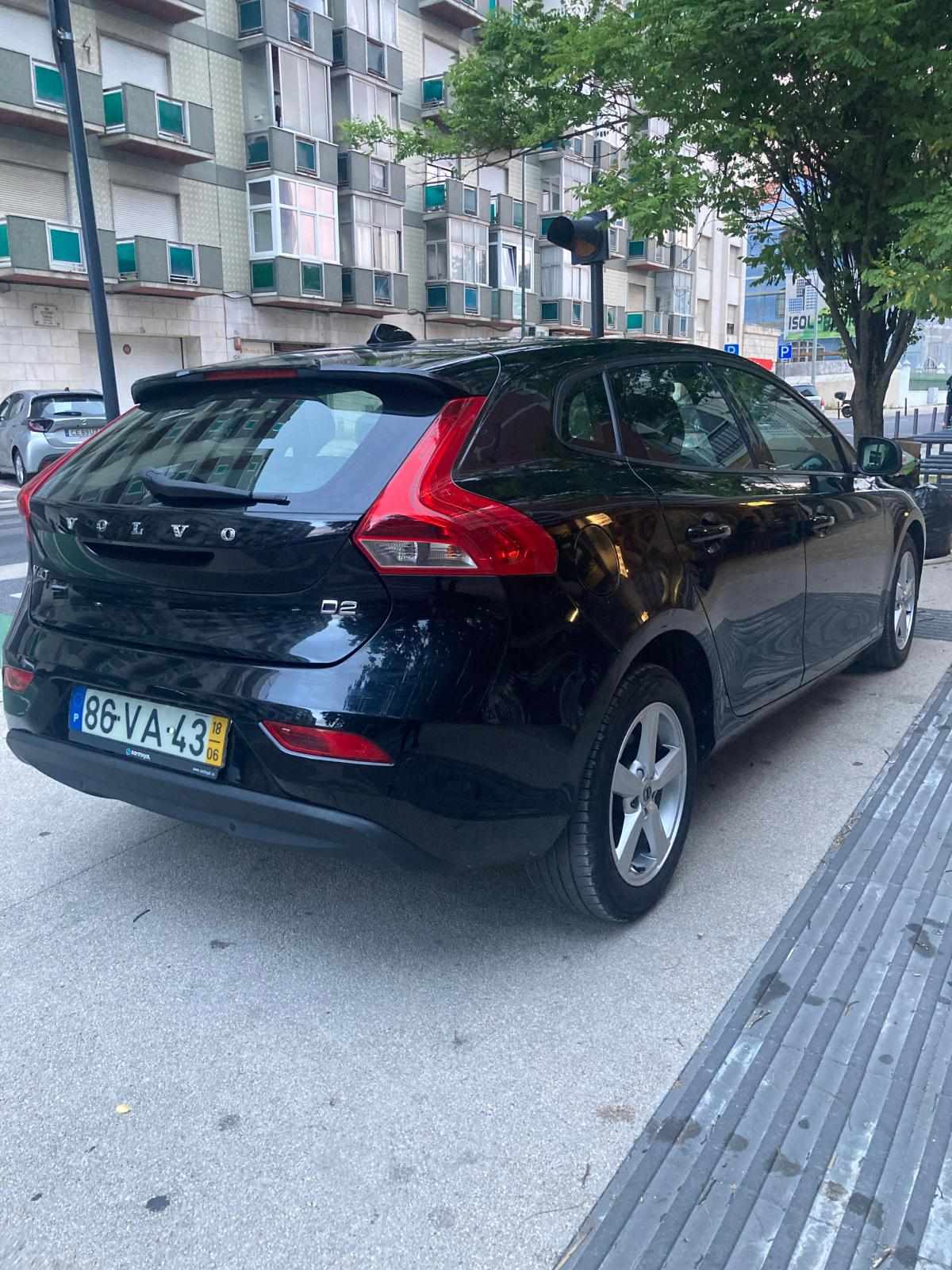 volvo-v40-d2-2018-diesel-1969cc