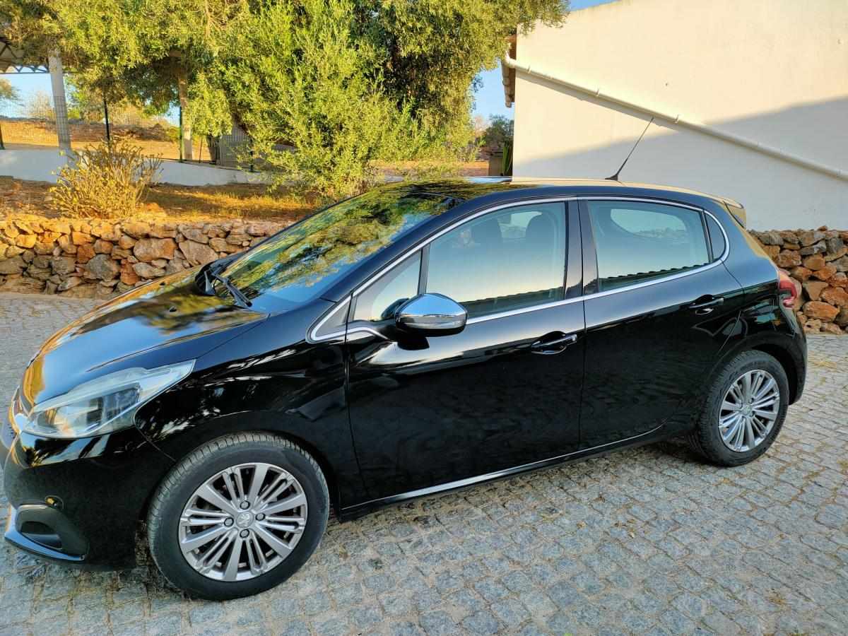 peugeot-208-1-6-bluehdi-2015-diesel-1600cc