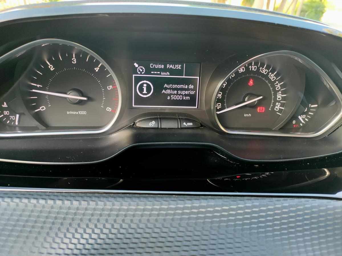 peugeot-208-1-6-bluehdi-2015-diesel-1600cc