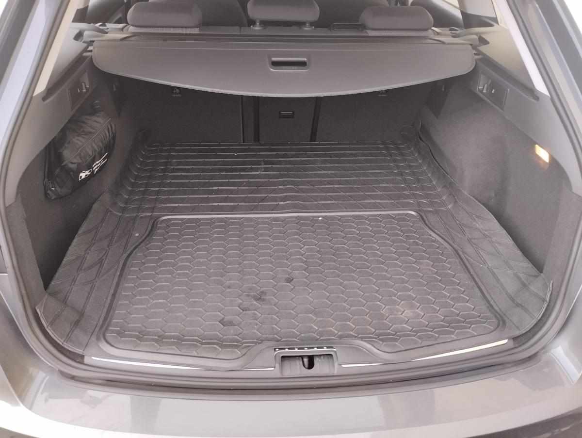 seat-leon-1-6-tdi-2017-diesel-1598cc
