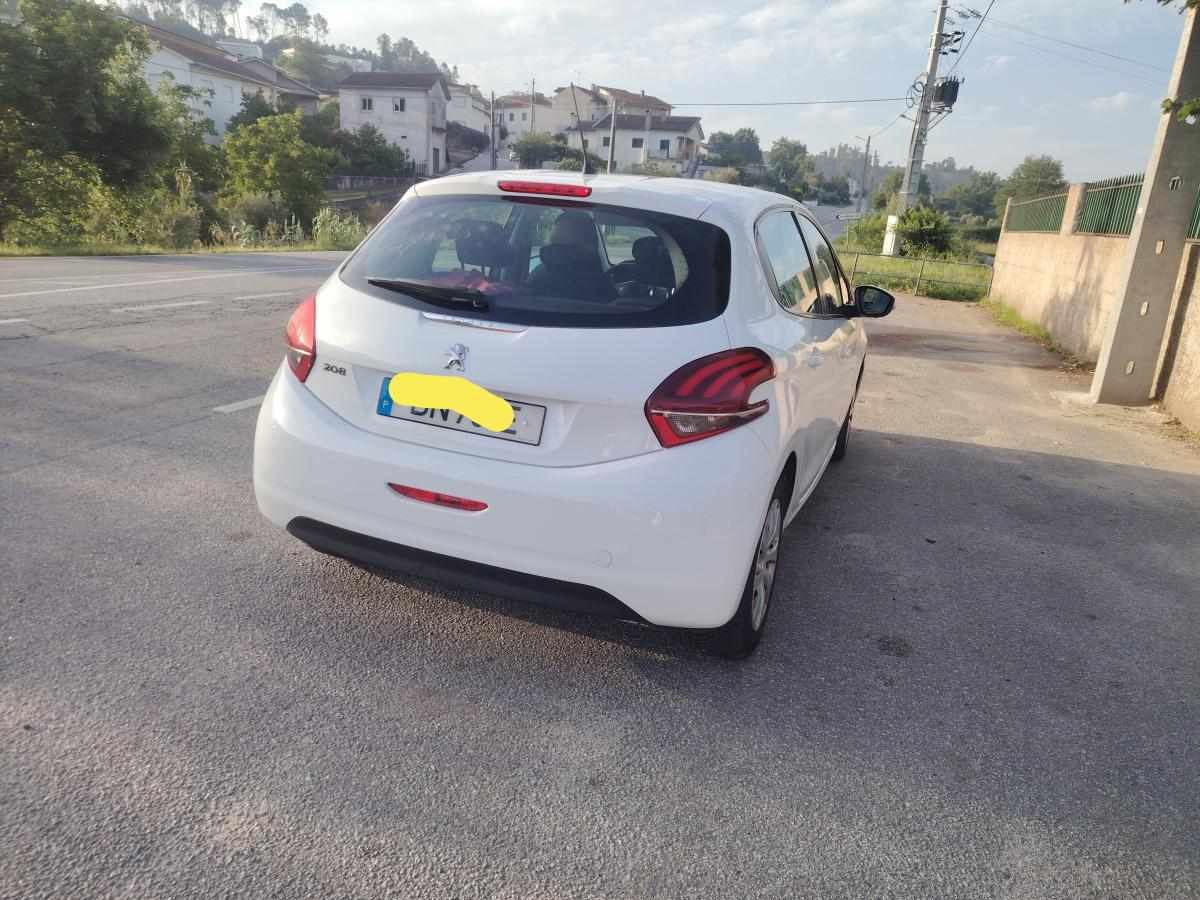 peugeot-208-1-6-bluehdi-2017-diesel-1560cc