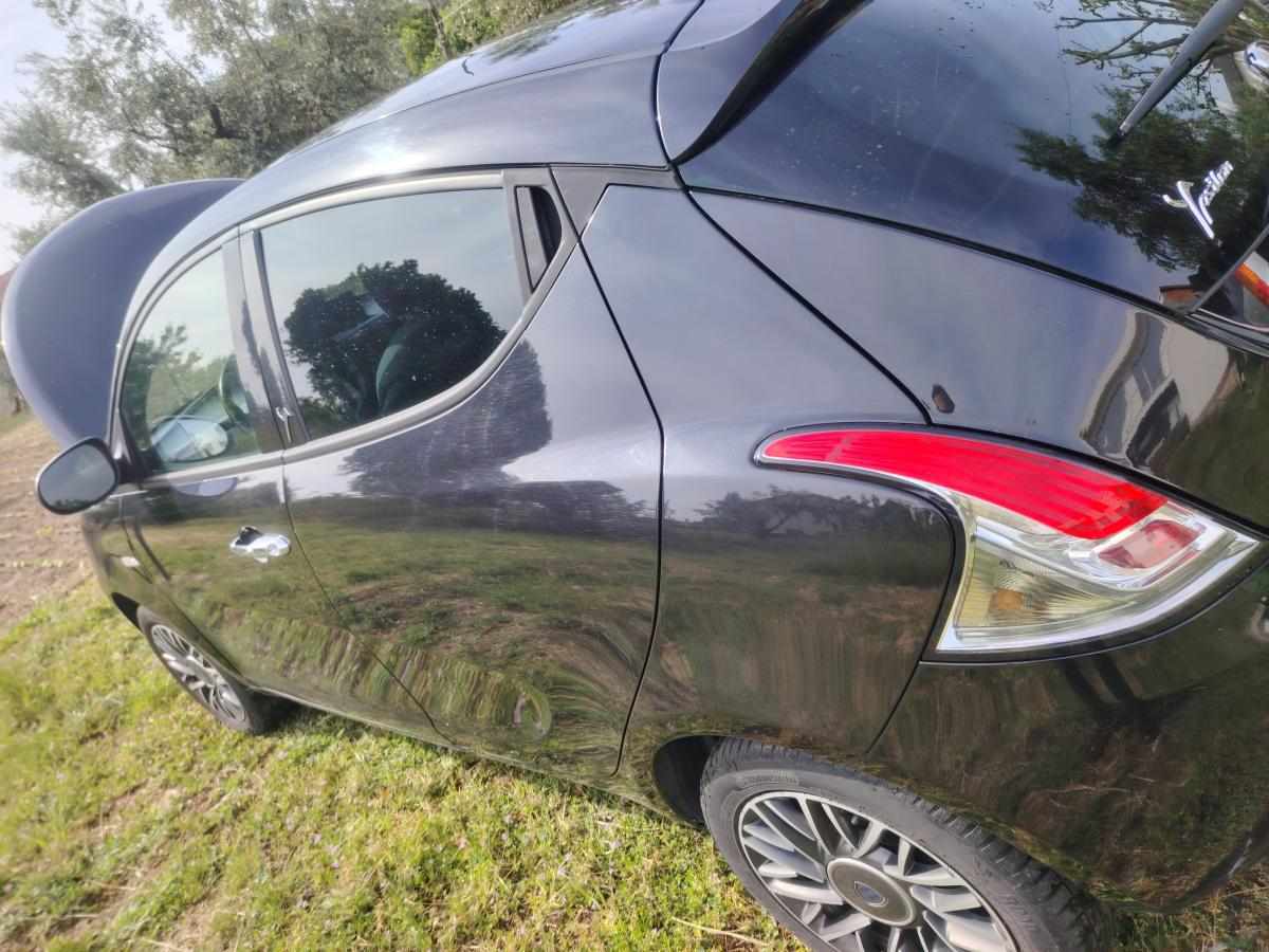 lancia-ypsilon-1-2-2016-gasolina-1242cc
