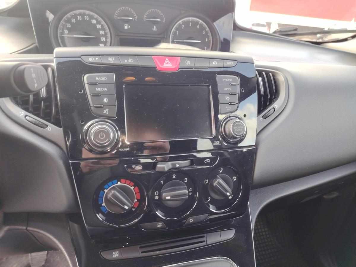 lancia-ypsilon-1-2-2016-gasolina-1242cc