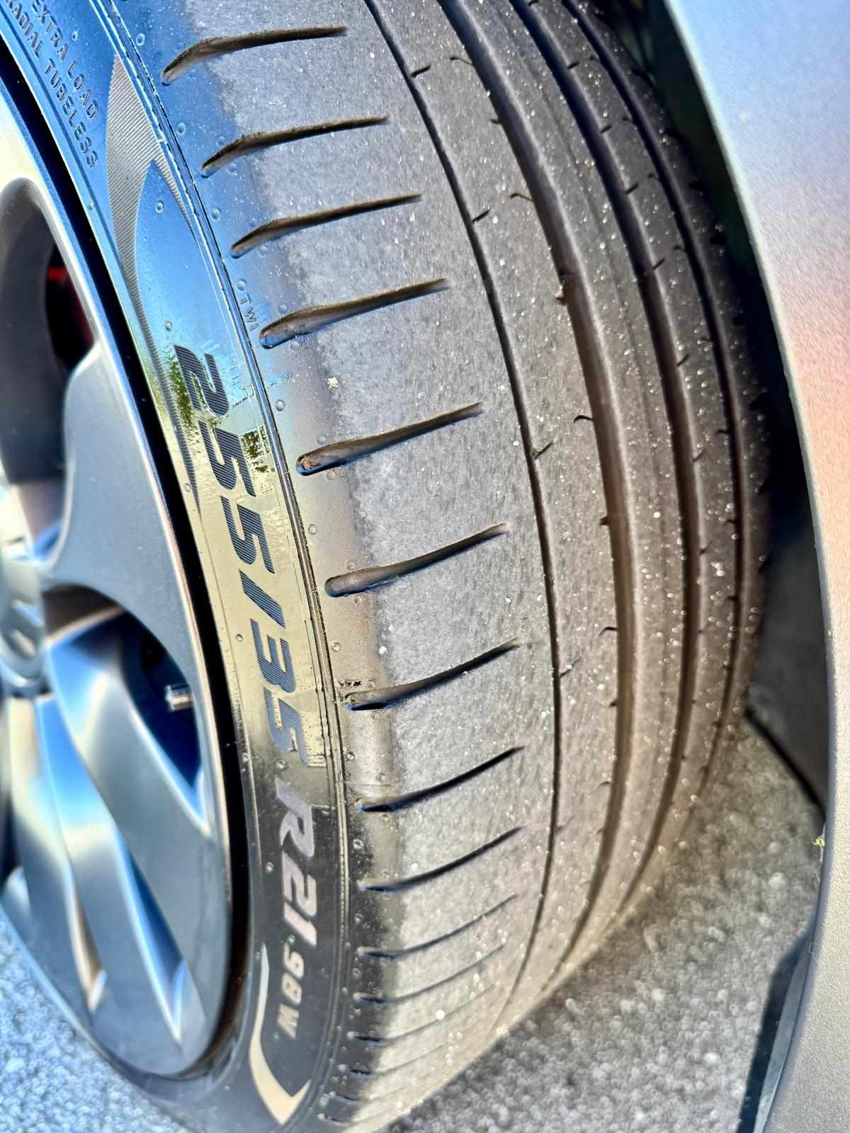 tesla-model-y-performance-2022-eletrico