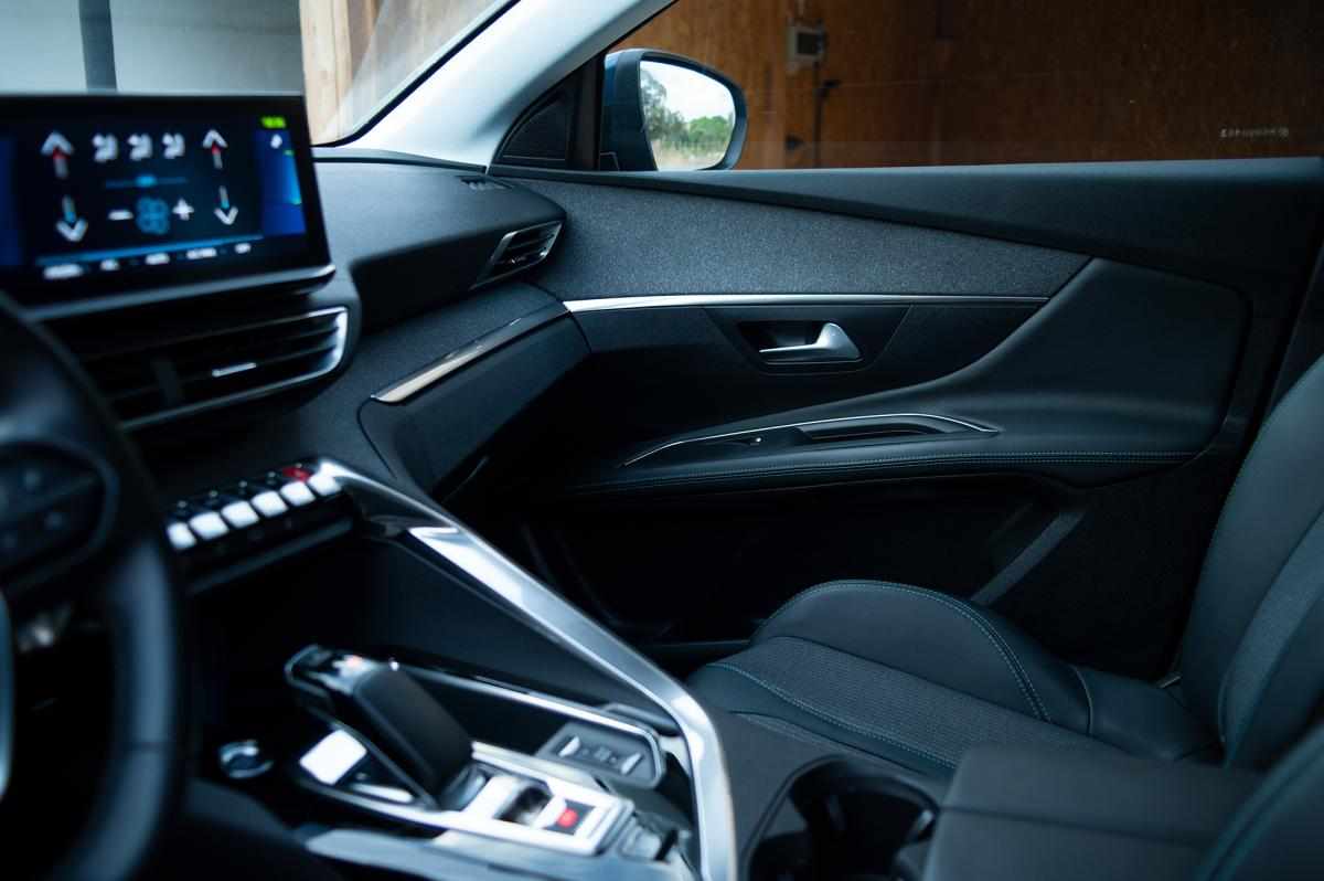 peugeot-3008-1-6-gt-hybrid4-13-2-kwh-2021-gasolina-1598cc