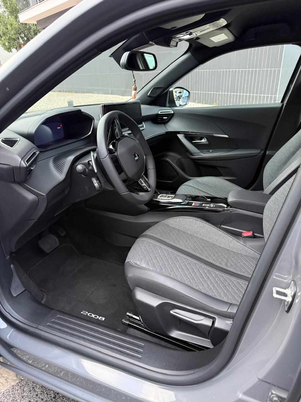 peugeot-2008-1-2-puretech-2024-gasolina-1199cc