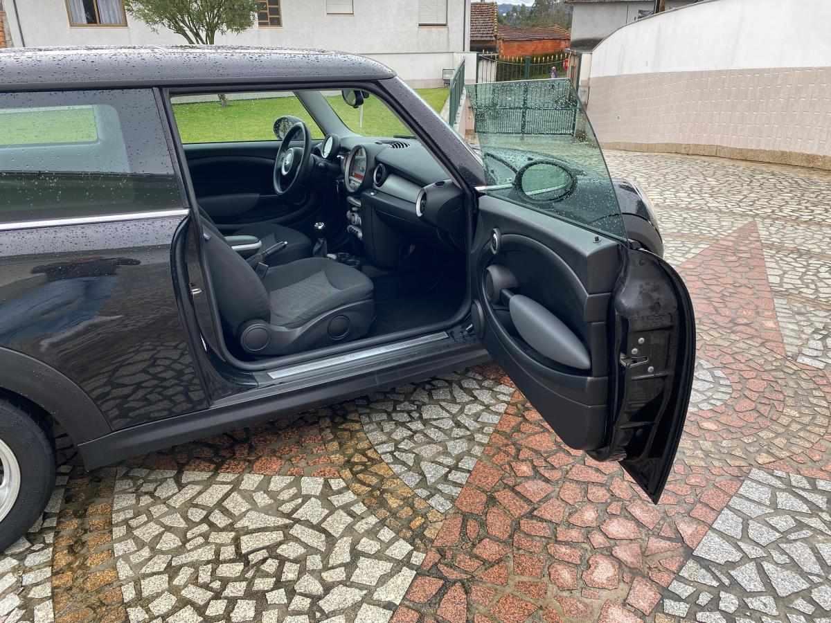 mini-hatch-d-2-0-2010-diesel-1560cc