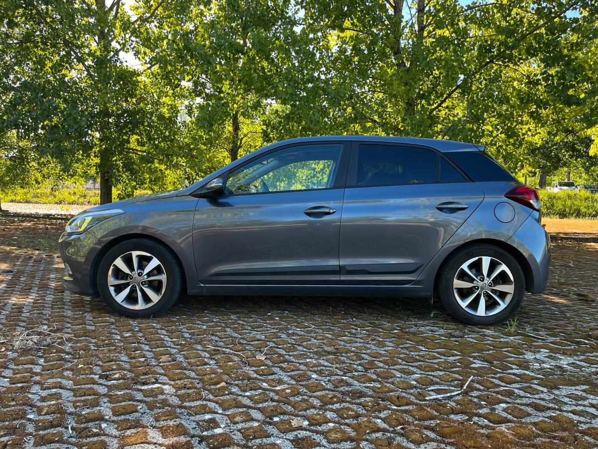 hyundai-i20-1-1-75cv-2017-diesel-1120cc