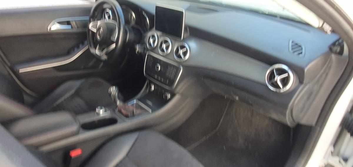 mercedes-benz-cla-200-cdi-2015-diesel-2143cc