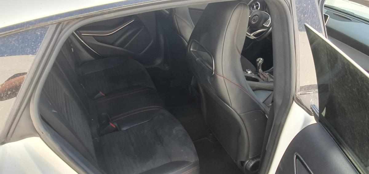 mercedes-benz-cla-200-cdi-2015-diesel-2143cc