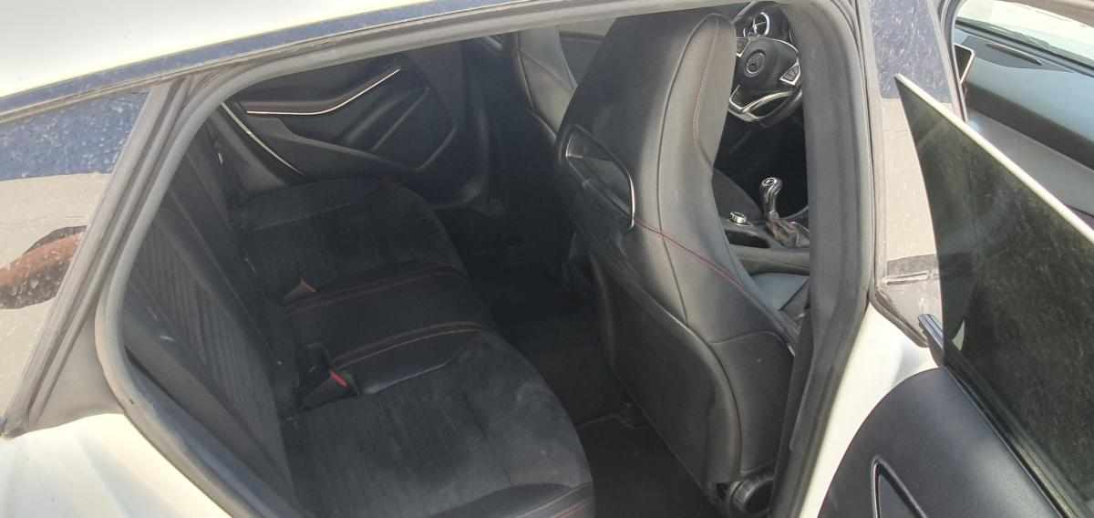 mercedes-benz-cla-200-cdi-2015-diesel-2143cc
