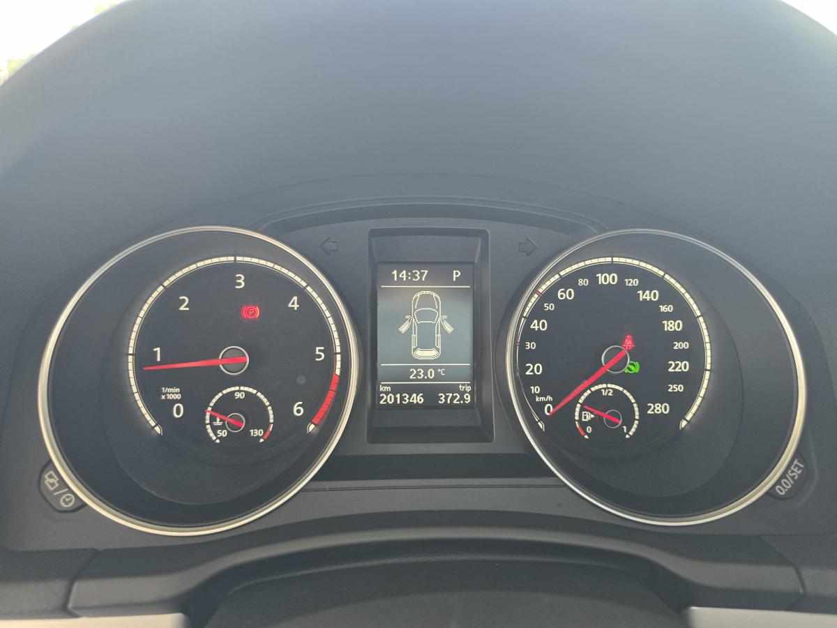 volkswagen-scirocco-2-0-tdi-2015-diesel-1968cc