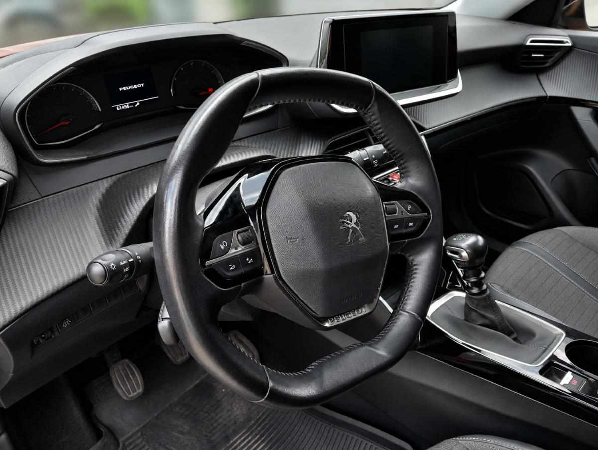 peugeot-2008-1-2-puretech-2021-gasolina-1199cc