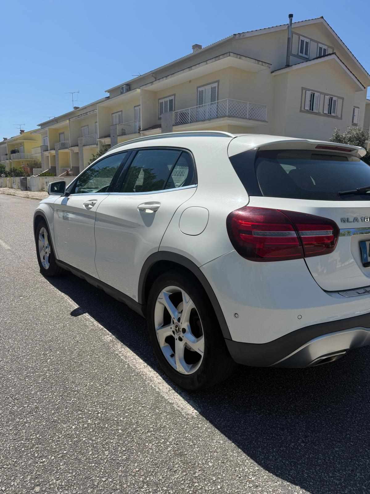 mercedes-benz-gla-180-cdi-2017-diesel-1461cc