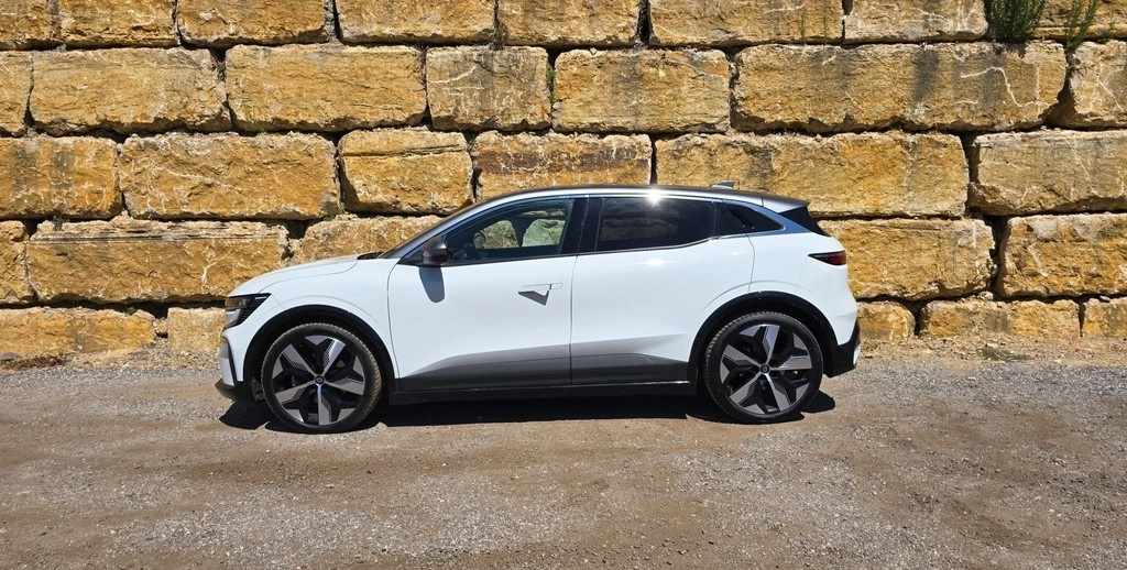 renault-megane-e-tech-60-kwh-2023-eletrico