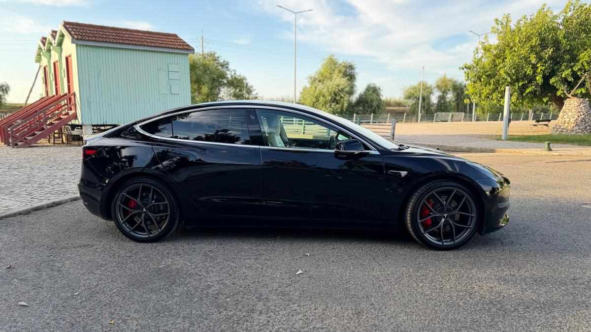 tesla-model-3-performance-2019-eletrico