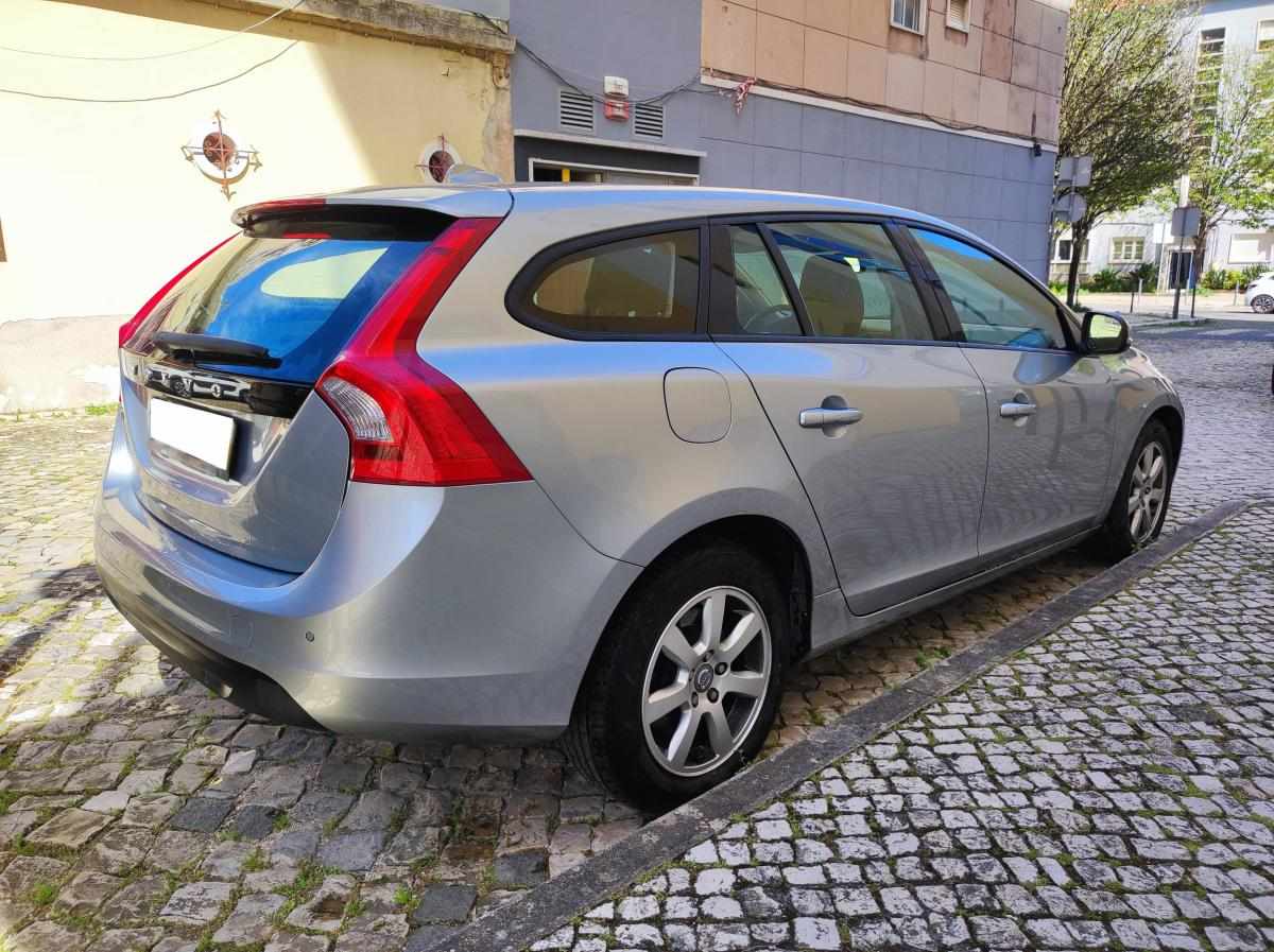 volvo-v60-1-6-d2-2013-diesel-1560cc