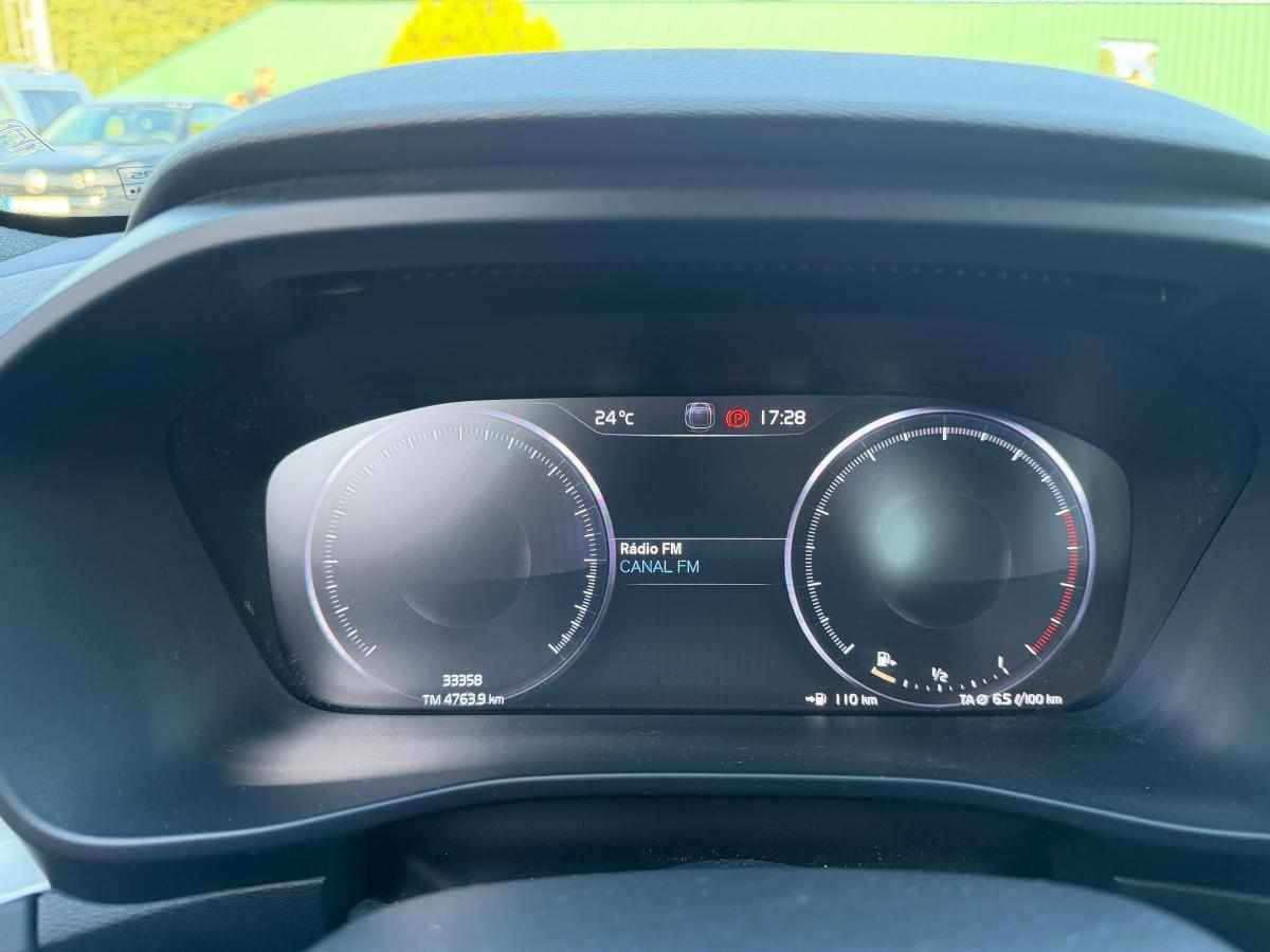 volvo-xc40-1-5-t2-2024-gasolina-1477cc