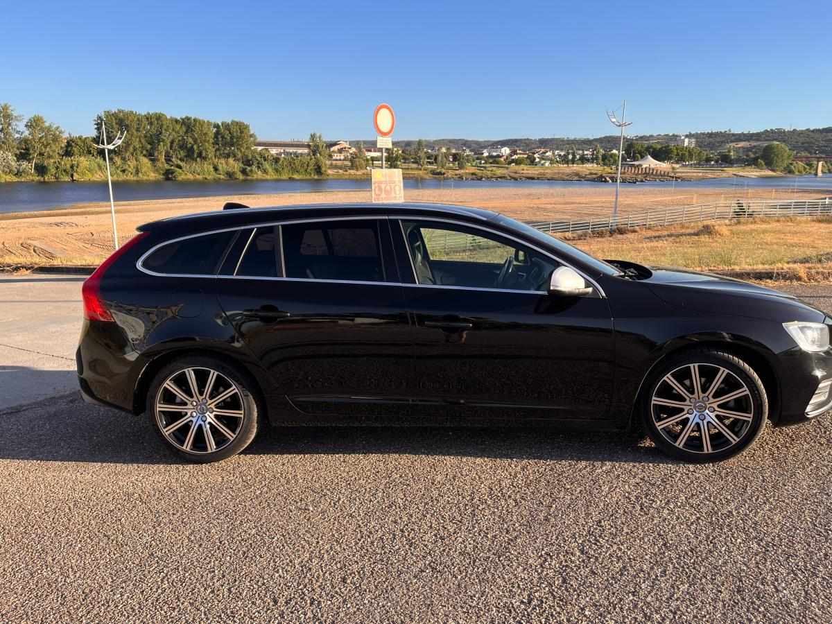 volvo-v60-2-0-d3-2017-diesel-1969cc