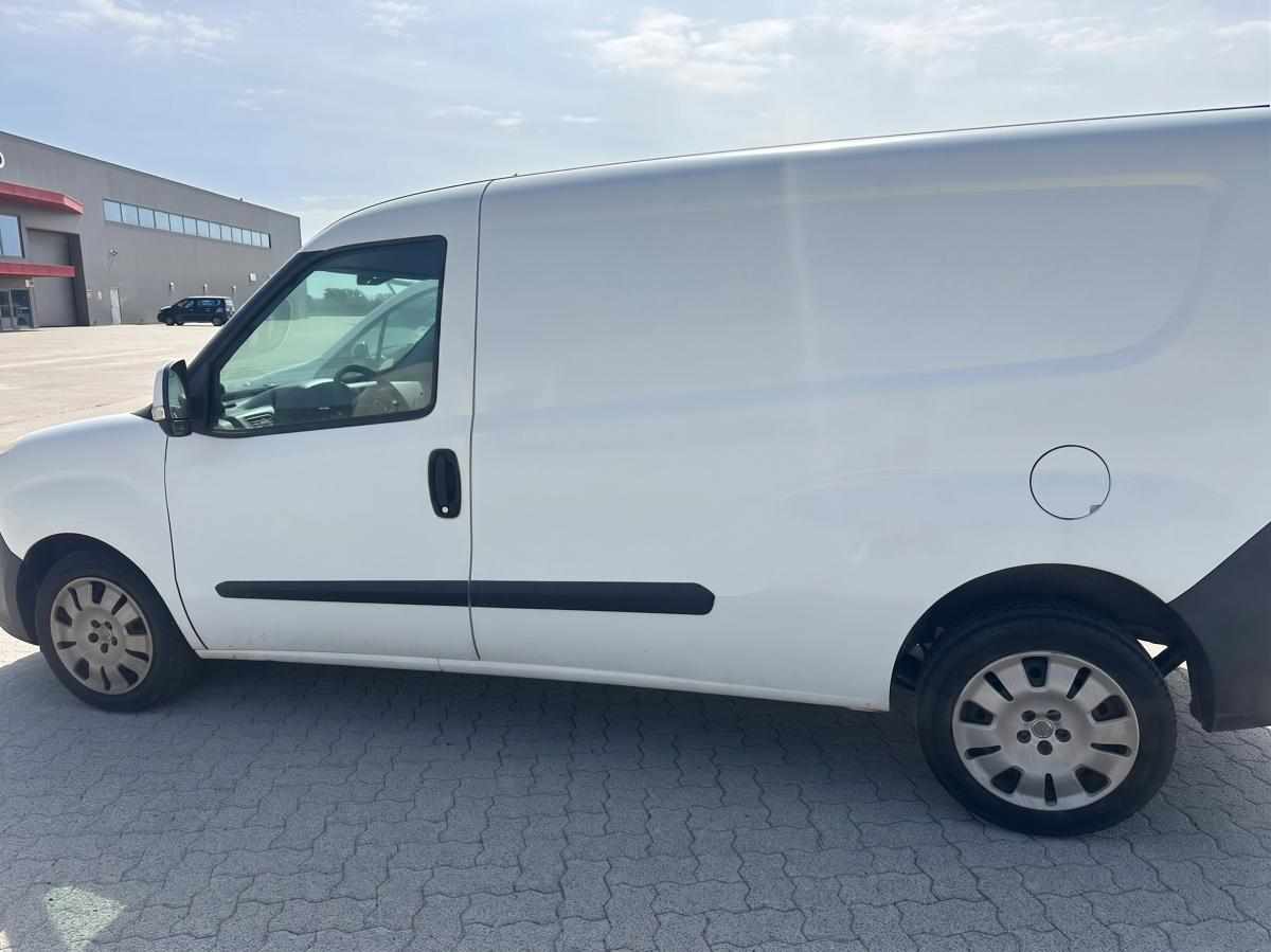 fiat-doblo-1-6-105cv-2011-diesel-1598cc