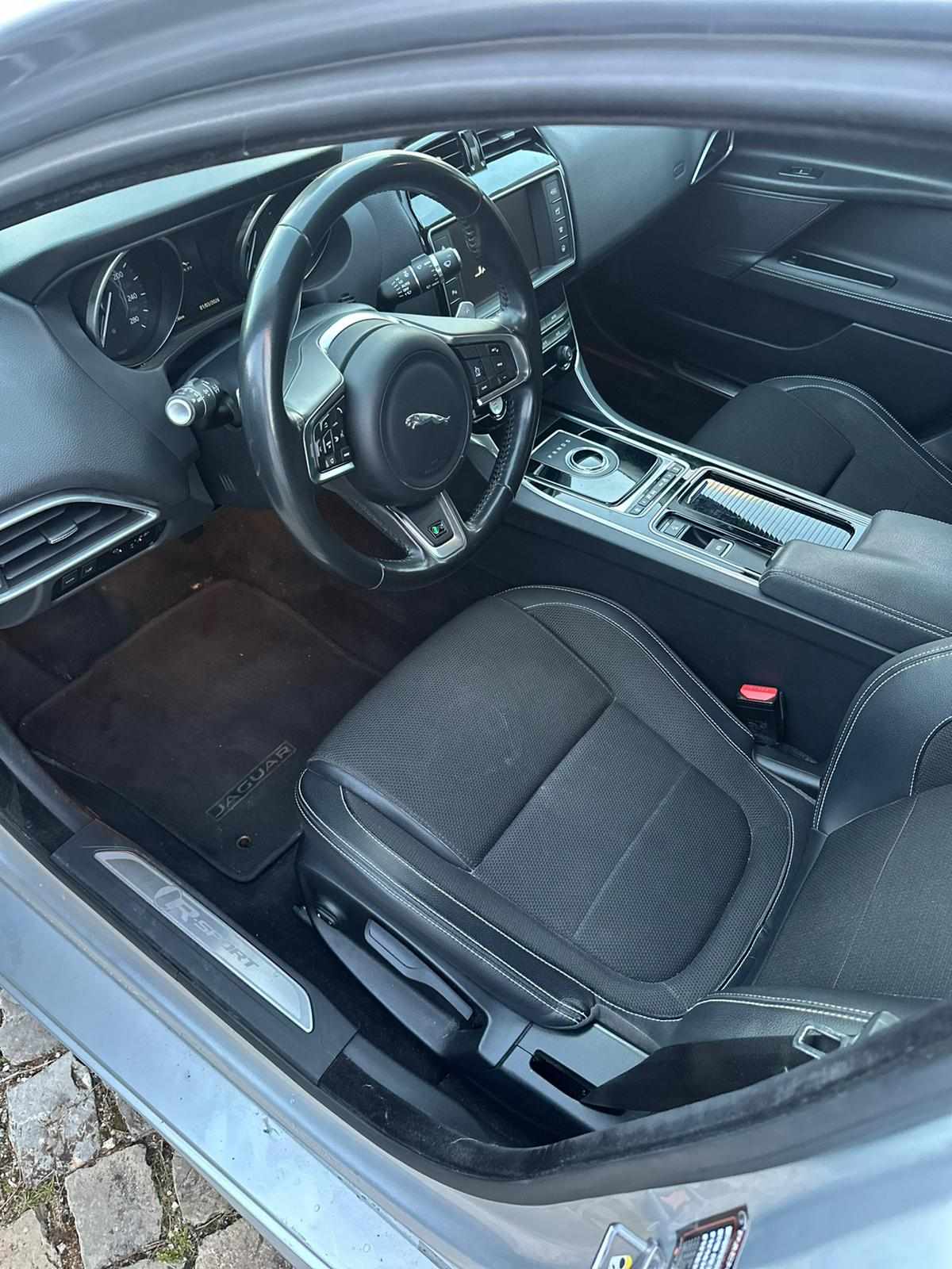 jaguar-xe-2-0-e-performance-2017-diesel-1999cc