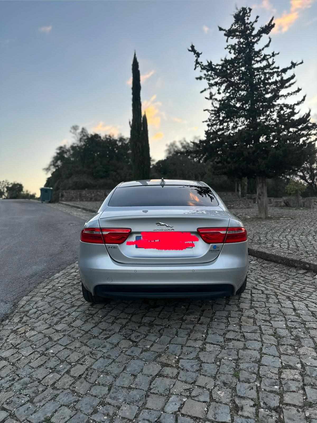 jaguar-xe-2-0-e-performance-2017-diesel-1999cc